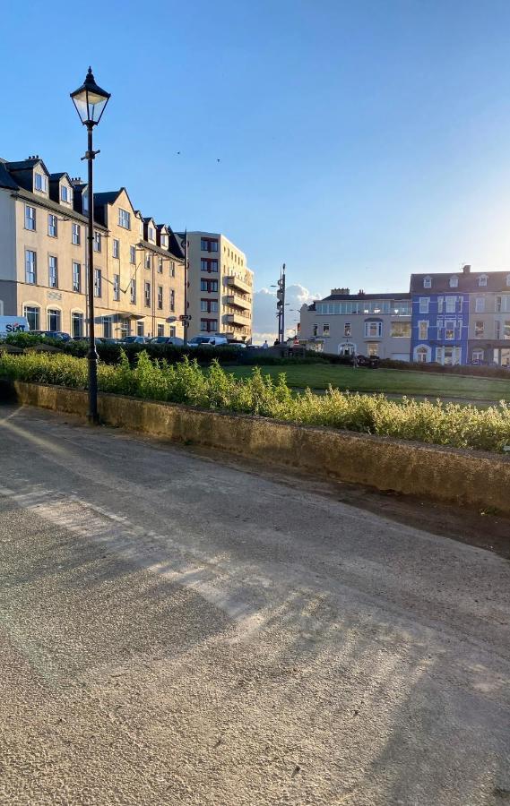 Port Pour Deux Lägenhet Portrush Exteriör bild